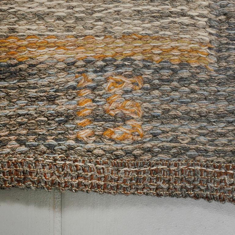 INGEGERD SILOW, a flatweave rug, signed IS, second half of the 20th century, 245 x 155 cm.