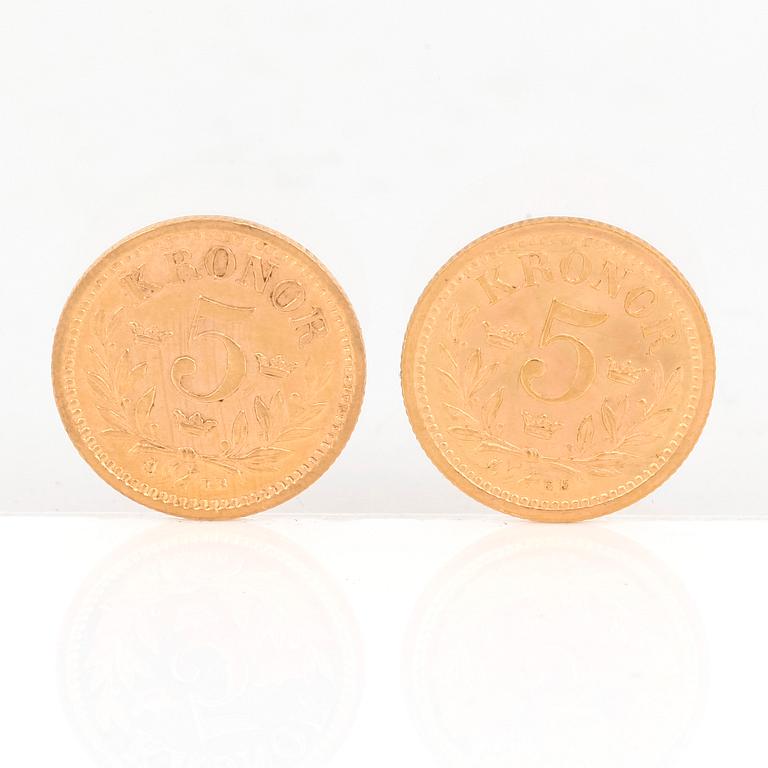 GULDMYNT, 2 st, 5 kronor, Oscar II av Sverige och Norge 1882 resp 1899. Vikt tot ca 4 gram.