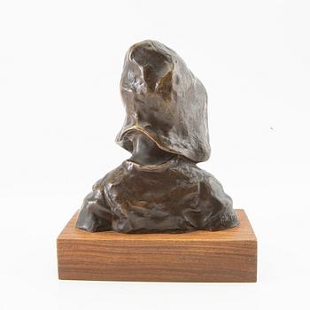 Ruth Milles, sculpture Dutch Girl.