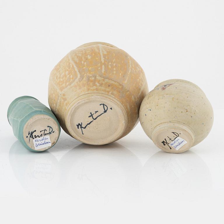 Kerstin Danielsson, vas och urnor med lock, 2 st, egen verkstad, Örby.