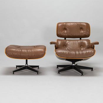 Charles och Ray Eames, fåtölj och fotpall, "Lounge chair" för Herman Miller 1980-tal.