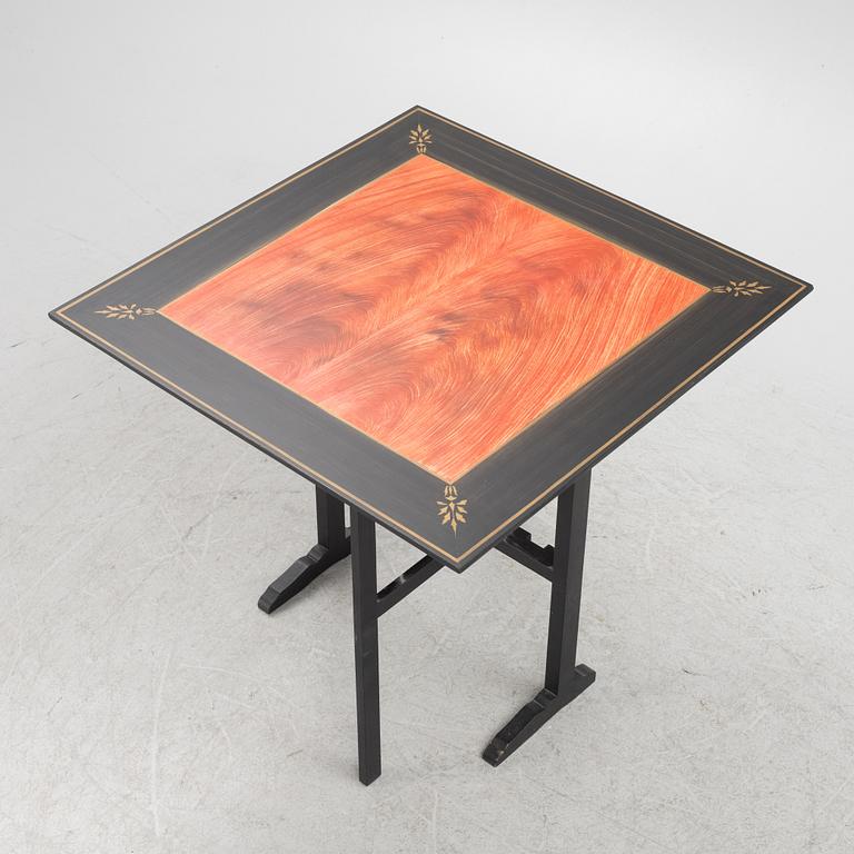 Drop-leaf table, 20th century.