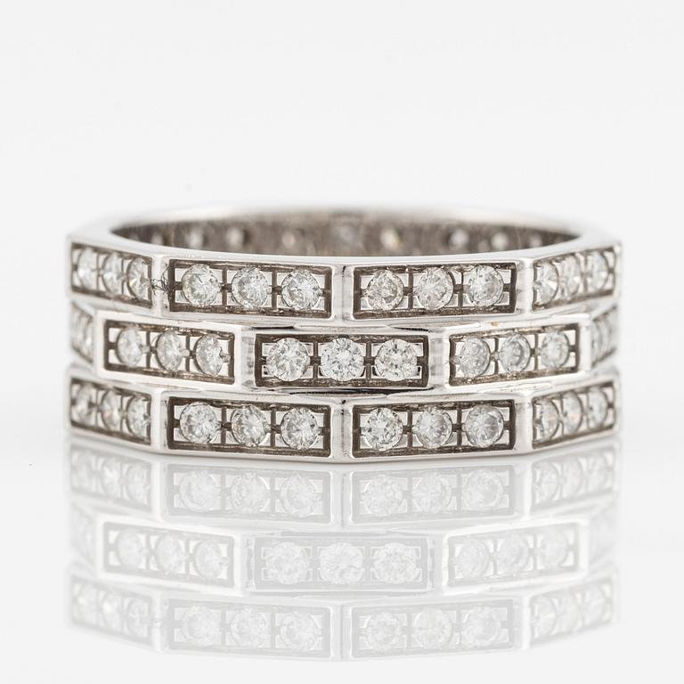 Ring in white gold, octagonal shape with brilliant-cut diamonds.