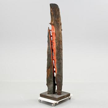 ERIK NILSSON, skulptur. Snidat och bemålat trä. Signerad EN 73.