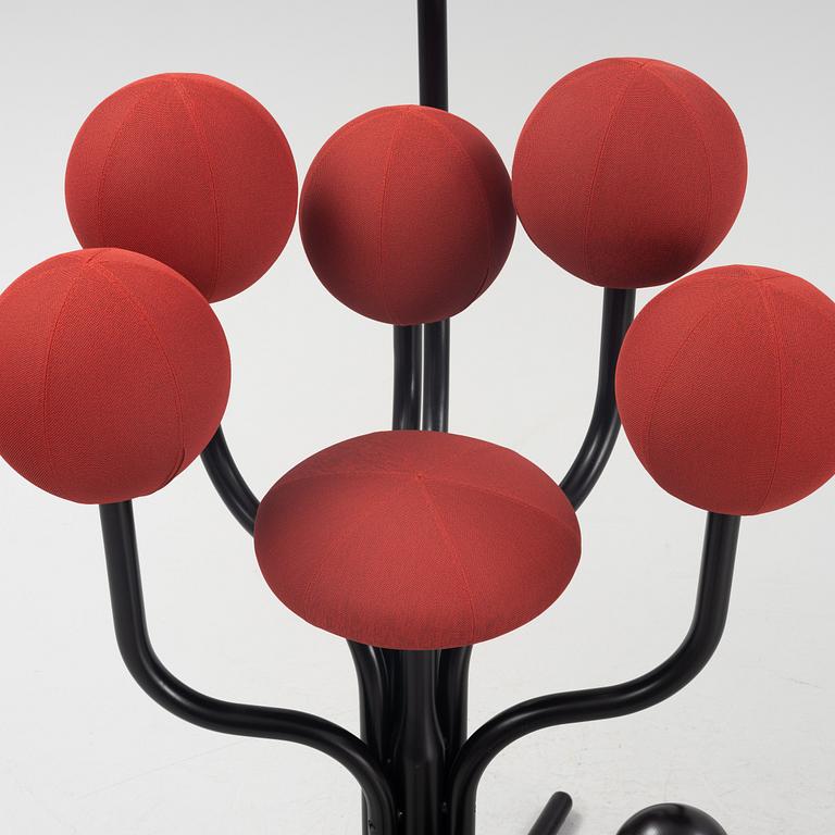 Peter Opsvik, a 'Garden' chair, Globe Cencept, contemporary manufacturing.