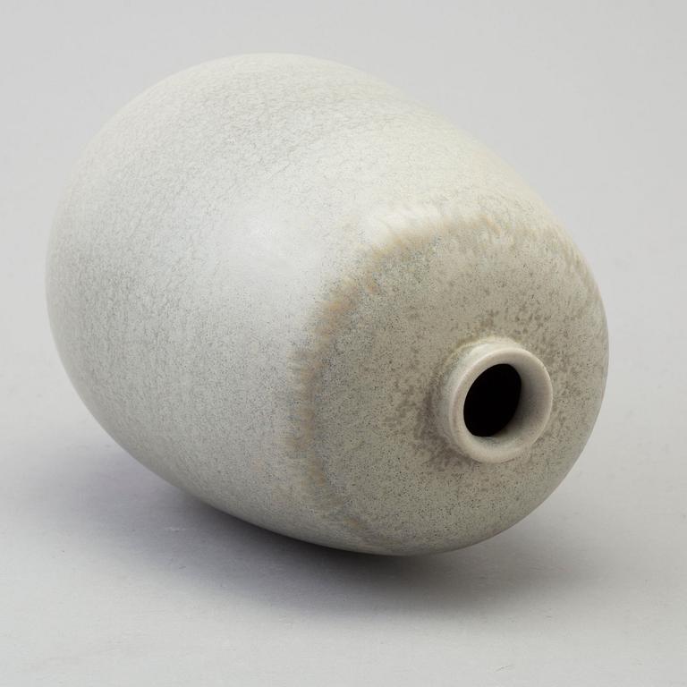 ERICH OCH INGRID TRILLER, vas, stengods, Tobo.