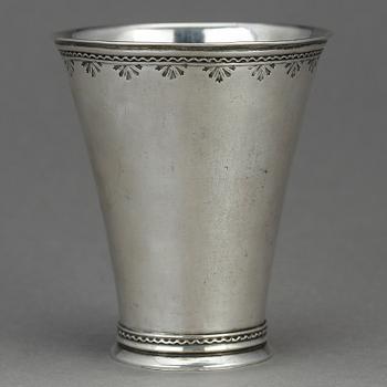 BÄGARE, silver, troligen 1700-tal, ej identiferad mästarstämpel. Vikt ca 61 gram.
