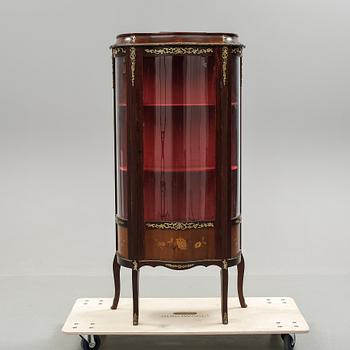 VITRINSKÅP, Louis XVI-stil, 1900-talets mitt.