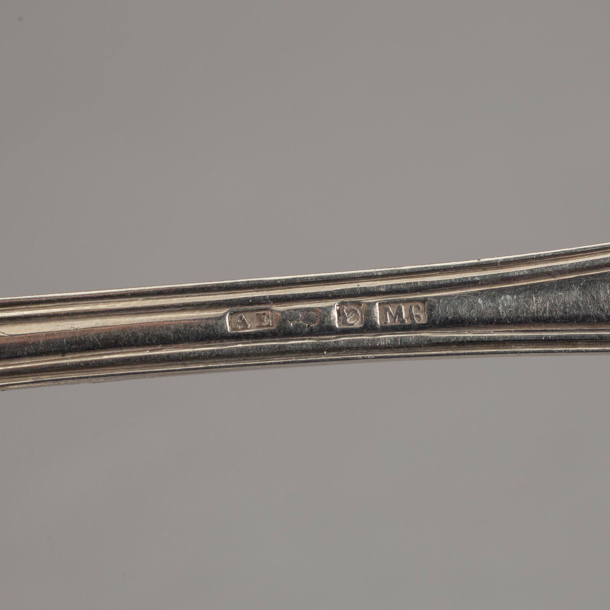 PARTI SKEDAR, 16 st, silver, bl a Adolph Zethelius, Stockholm, 1819. Mestadels 1800-talets andra hälft. Vikt ca 340 g.
