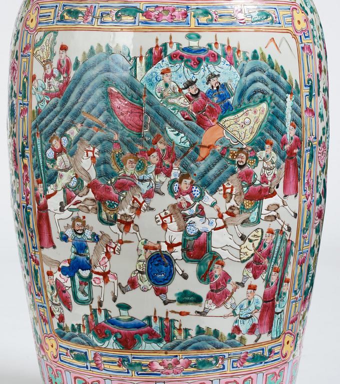 A massive Canton vase, late Qing dynasty.