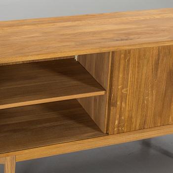 SIDEBOARD, ek, "Rekord" design Nils Troedsson, Troeds, 2000-tal.