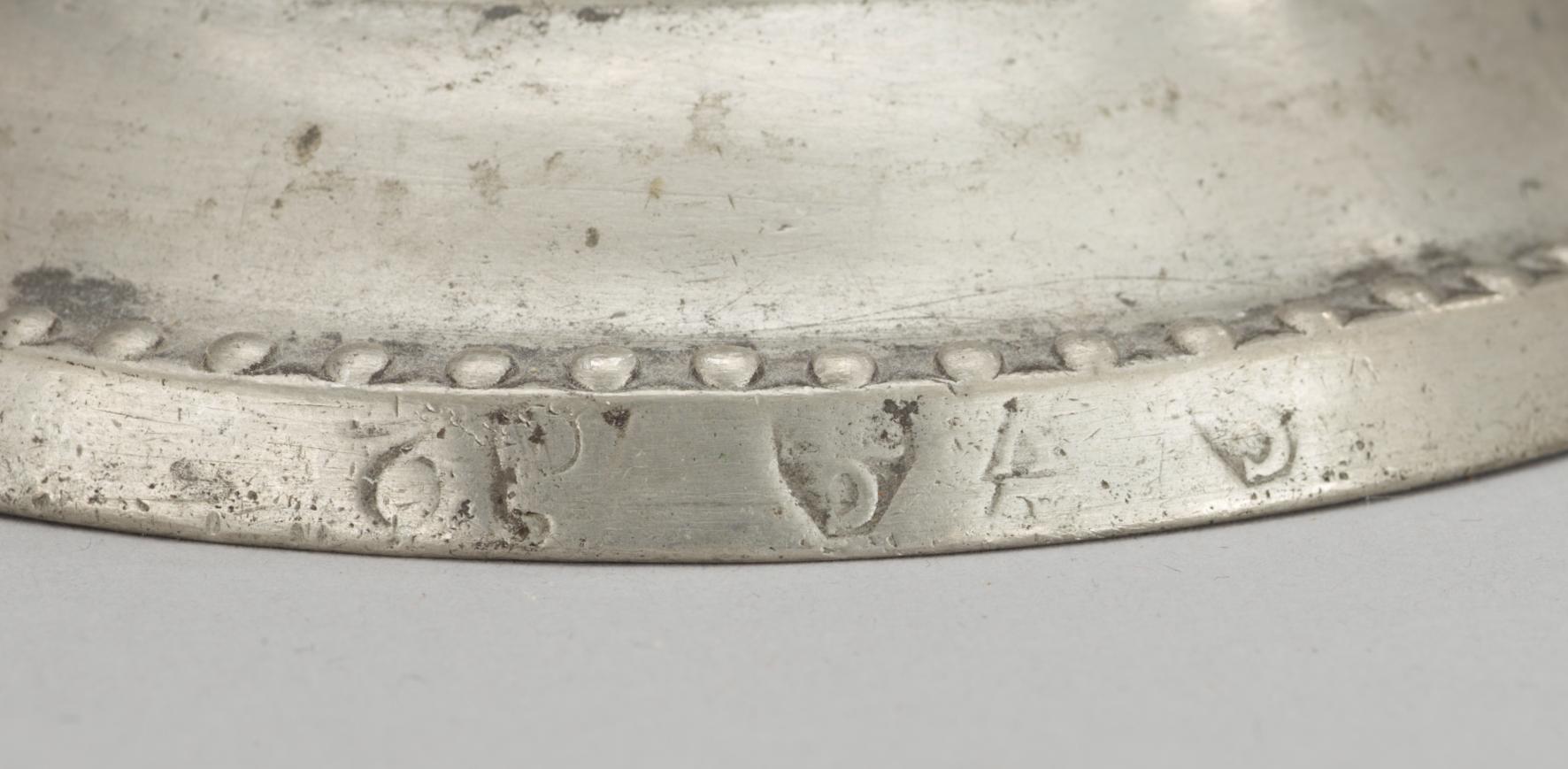 LJUSSTAKAR, ett par, av Carl de Flon, Växjö 1791. Sengustavianska.