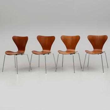 STOLAR, 4 st, "Sjuan", Arne Jacobsen för Fritz Hansen, 1967.