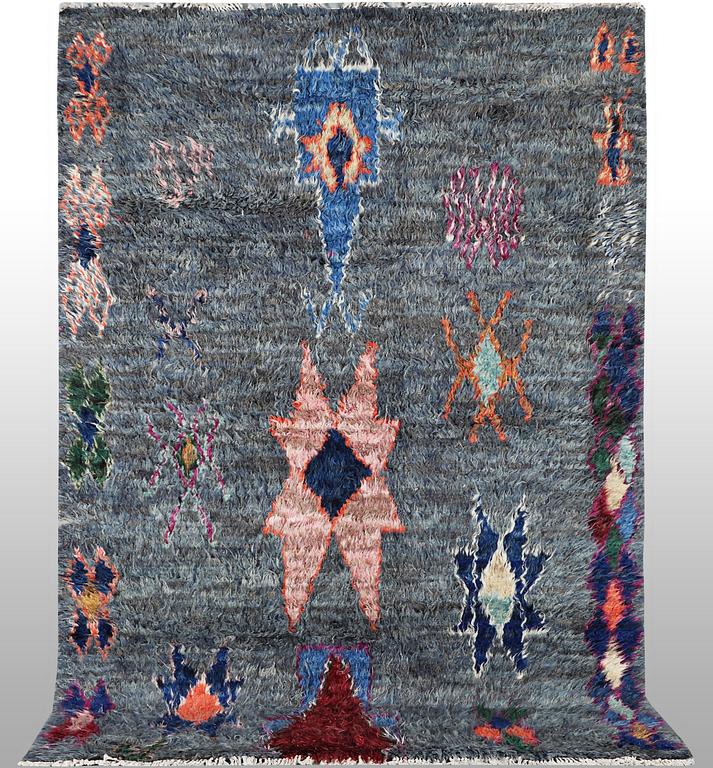 A arpet, Morocco Berber,  ca 275 x 178 cm.