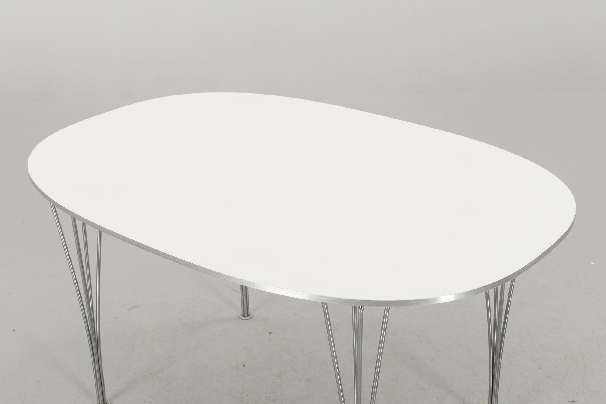 BRUNO MATHSSON OCH PIET HEIN, bord, "Superelips", Fritz Hansen, Danmark 1900-talets senare del.