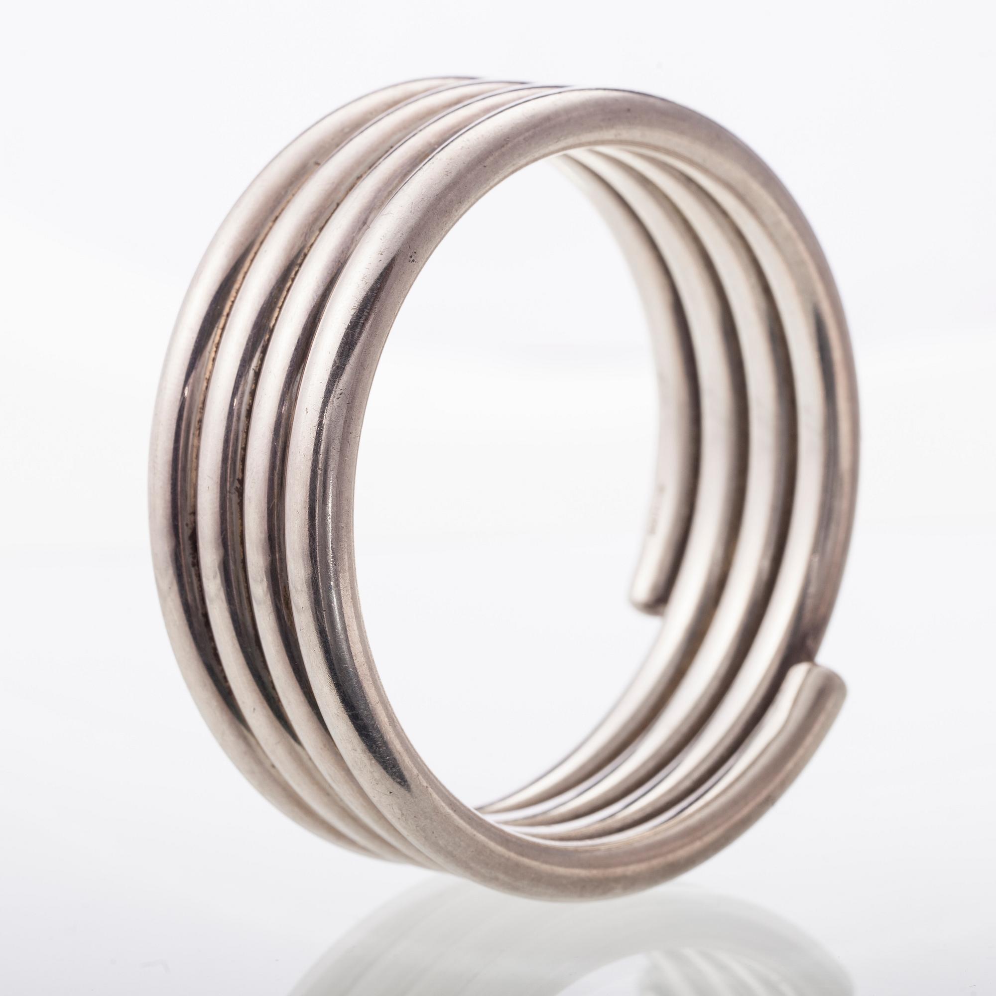 RANNERENGAS, sterlingsilver, Kaija Aarikka 1987. Vikt 77 g.