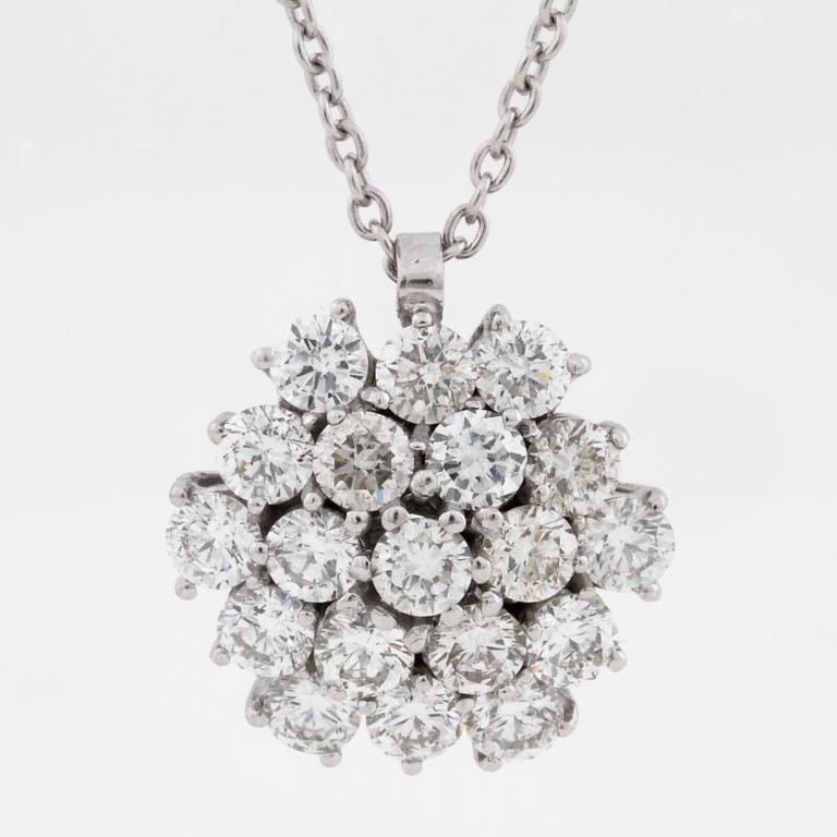 A brilliant cut diamod pendant from Milano, Italy.