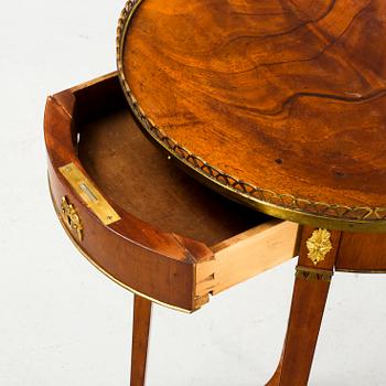 LAMPBORD, Gustaviansk stil, omkring sekelskiftet 1800/1900-tal.