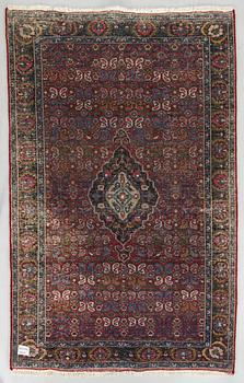 Matto, itämainen, n. 212x135 cm.