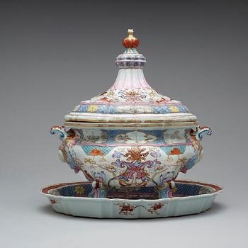 A rare large, finely painted tureen with cover and stand, Qing dynasty, Qianlong (1736-95).