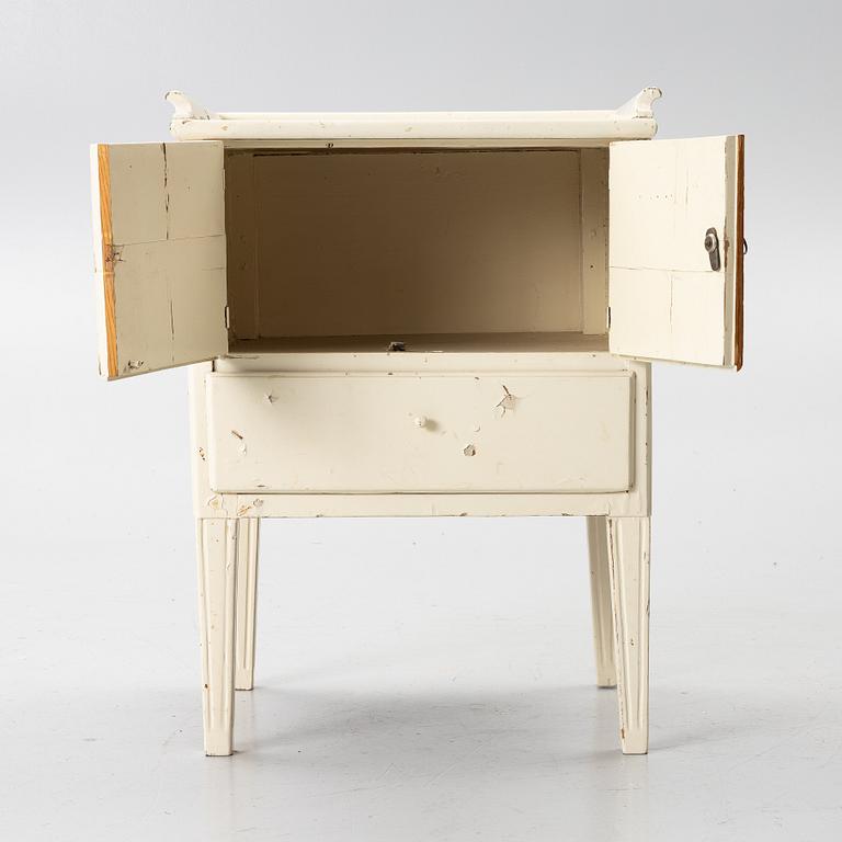 A bedside cabinet, 19th century.