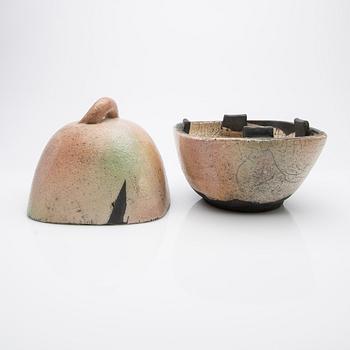Ulf Johansson, Tea caddy, raku, Sweden, circa 2000.