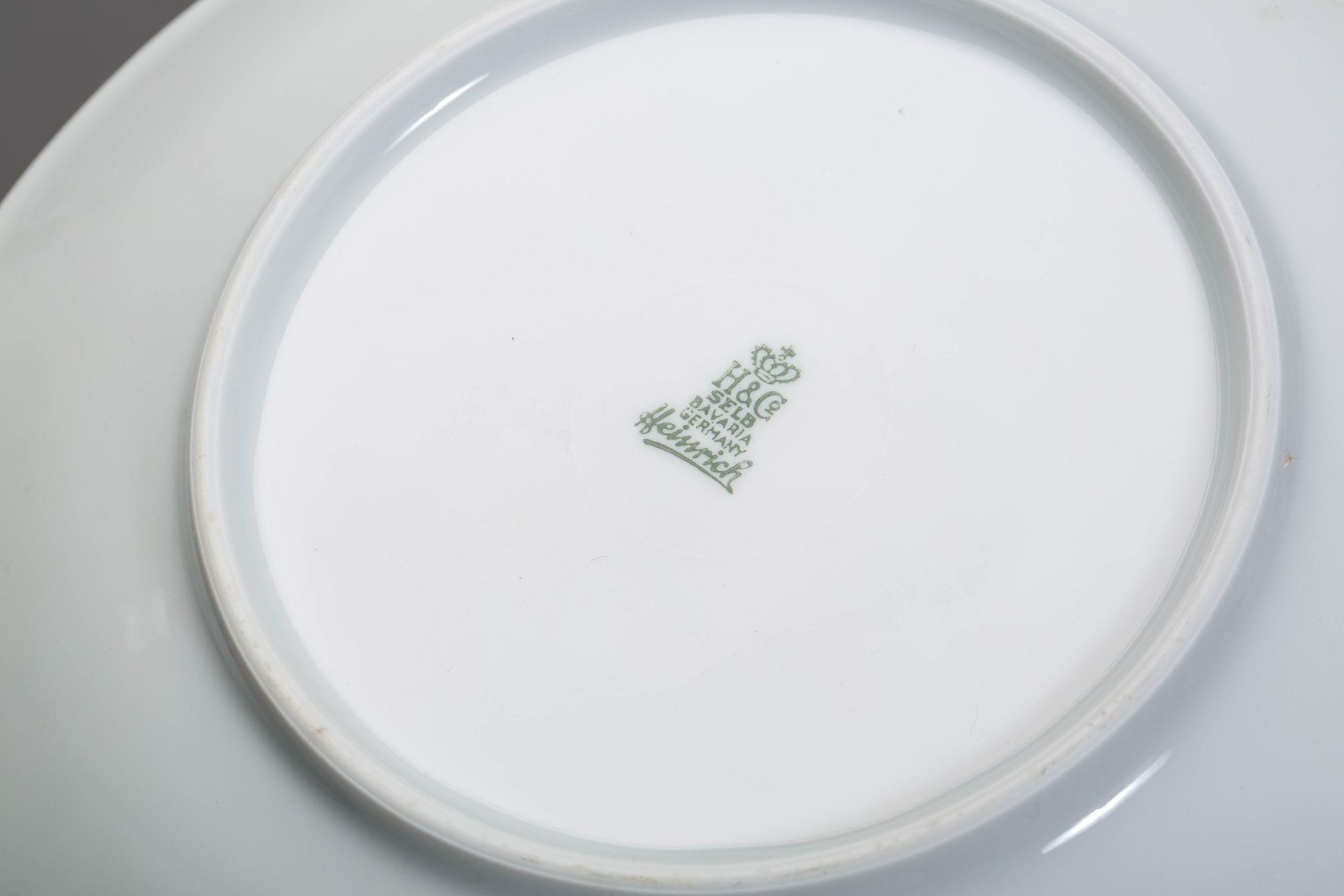 MATSERVIS, porslin, 42 delar,  H&Co Selb Bavaria Heinrich. 1900-talets andra hälft.