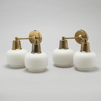 A pair of wall lamps, model 7214, probably designed by Arnulf Bjørshol for Høvik Verk, 1950/60s.