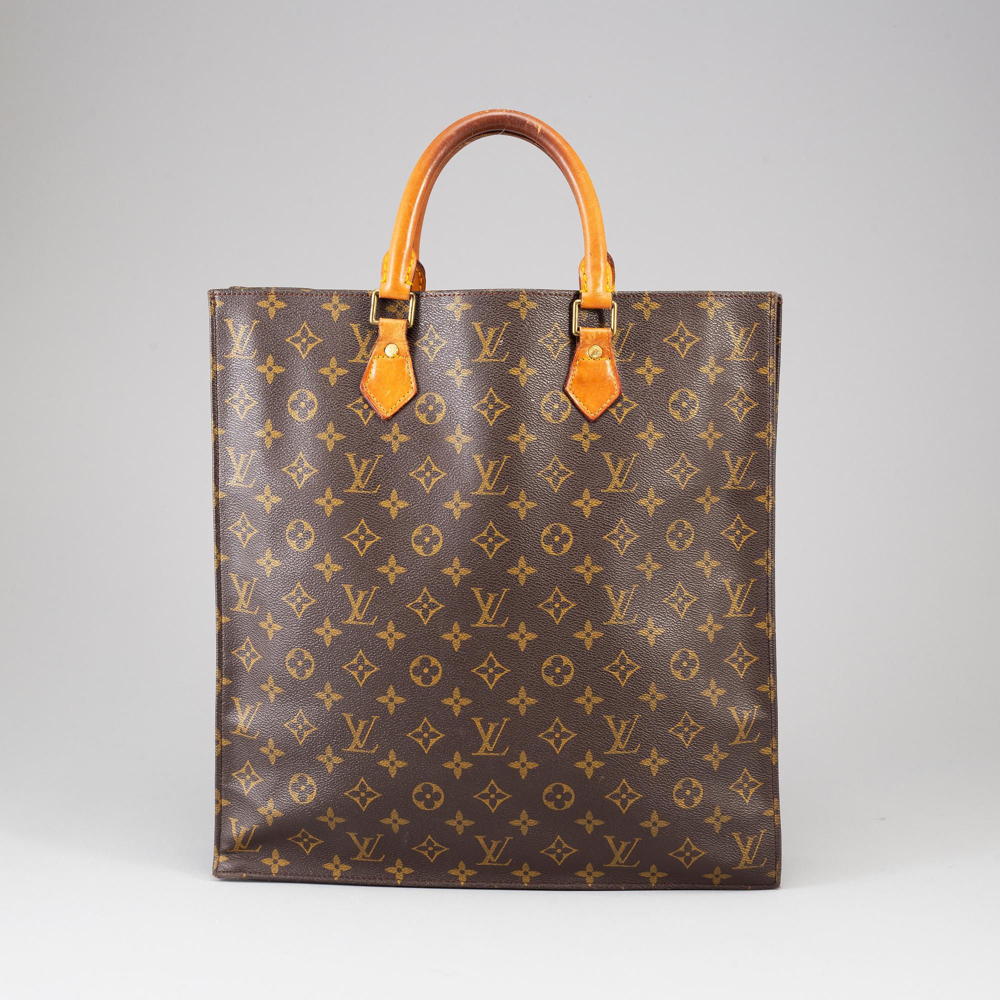 LOUIS VUITTON, a 'Sac Plât' bag.
