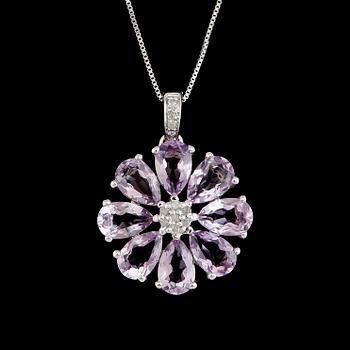 HÄNGE MED KEDJA, 14K vitguld, diamanter tot ca 0.05 ct, ametister.