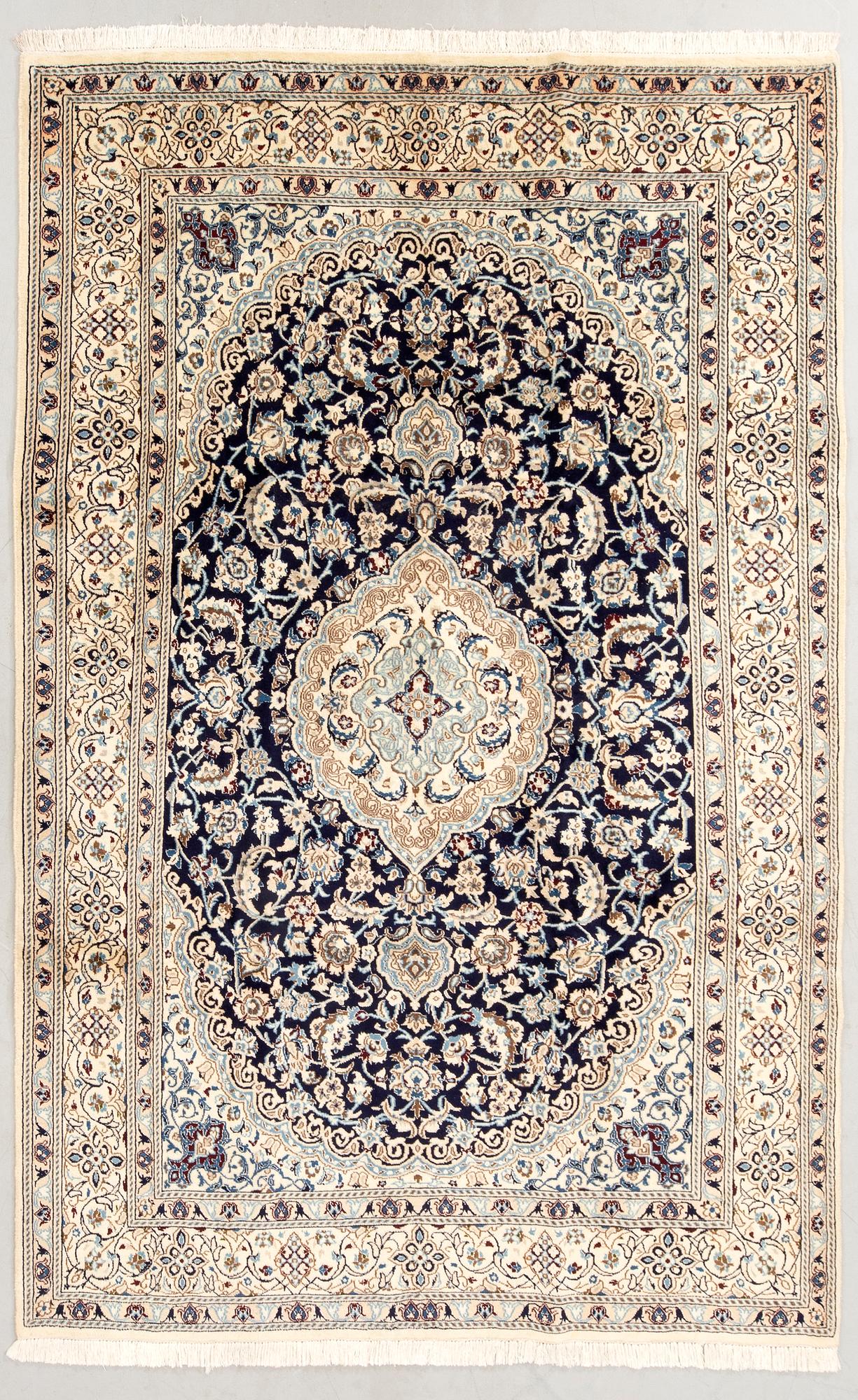 Matta Nain part silk ca 300x200 cm.