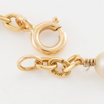 Necklace 18K gold with cultured pearls.