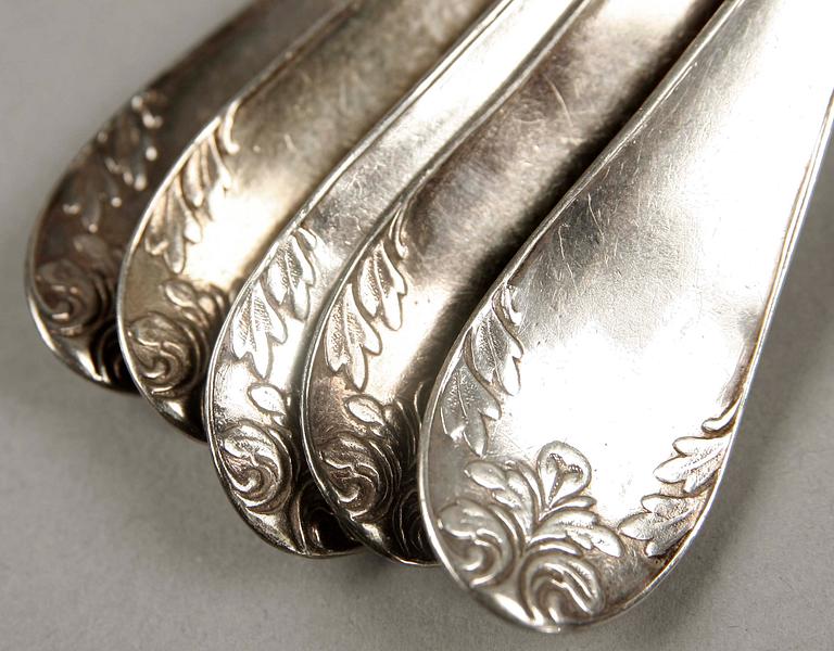 DESSERTSKEDAR, 5 st. Silver, Niclas Pettersson Karlskrona 1815. SALTKAR, ett par, silver, gustaviansk stil.