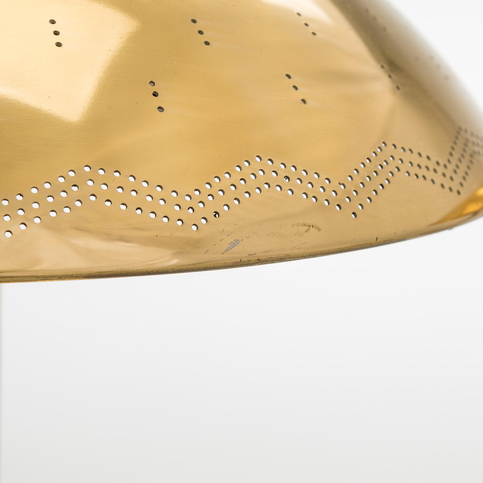 Paavo Tynell, pöytävalaisinpari, malli 5061, Idman 1900-luvun puoliväli.