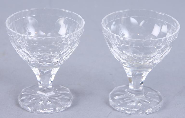 GLASSERVISDELAR, 54 st, sign samt etikettmärkta Orrefors.