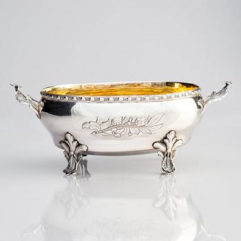 A Swedish 18th century silver bowl/tureen, mark of Daniel Elfbom, Gävle 1783.