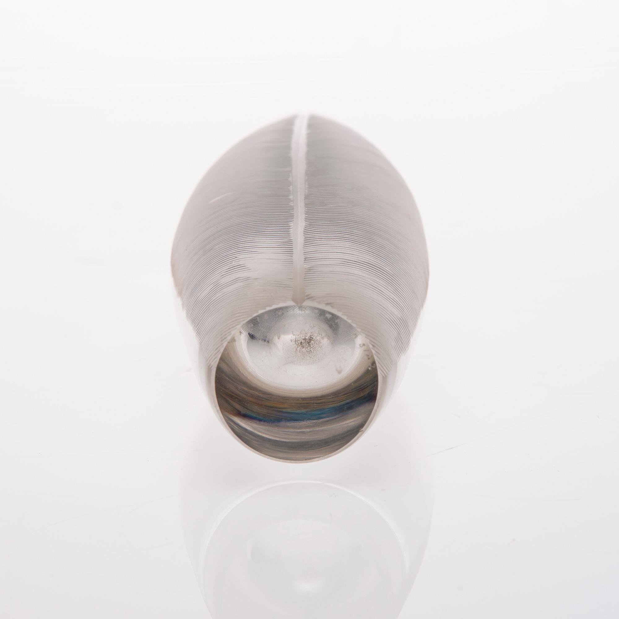 KONSTGLAS, 2 st, sign. Tapio Wirkkala 3122 respektive Iittala -55.