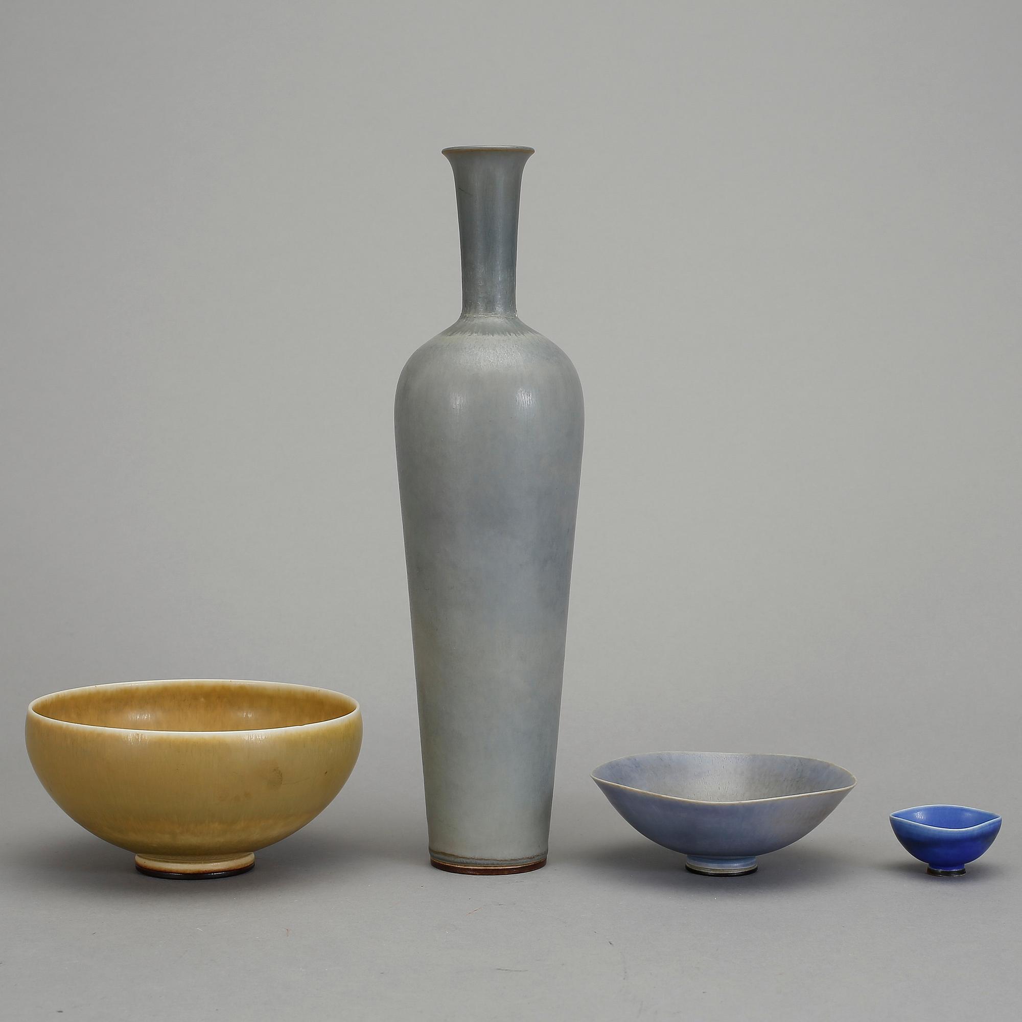 SKÅLAR, 3 st samt VAS, stengods, Berndt Friberg, Gustavsberg Studio, olika årtal bla 1965.