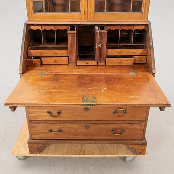 Writing cabinet, England, first half of the 19th century.