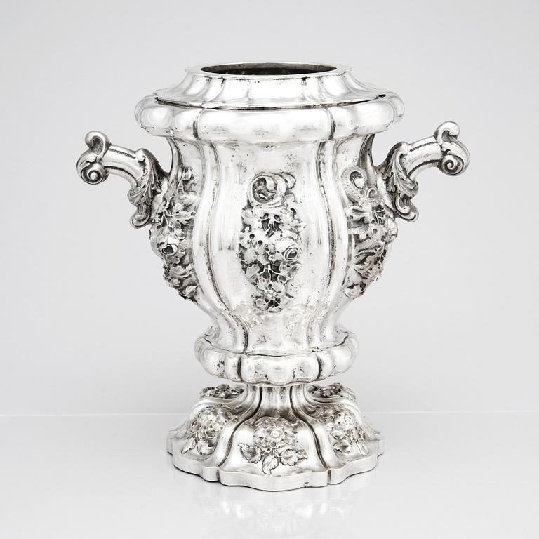 An Austria-Hungary 19th century silver champagne cooler, maker's mark FT, Vienna 1844.
