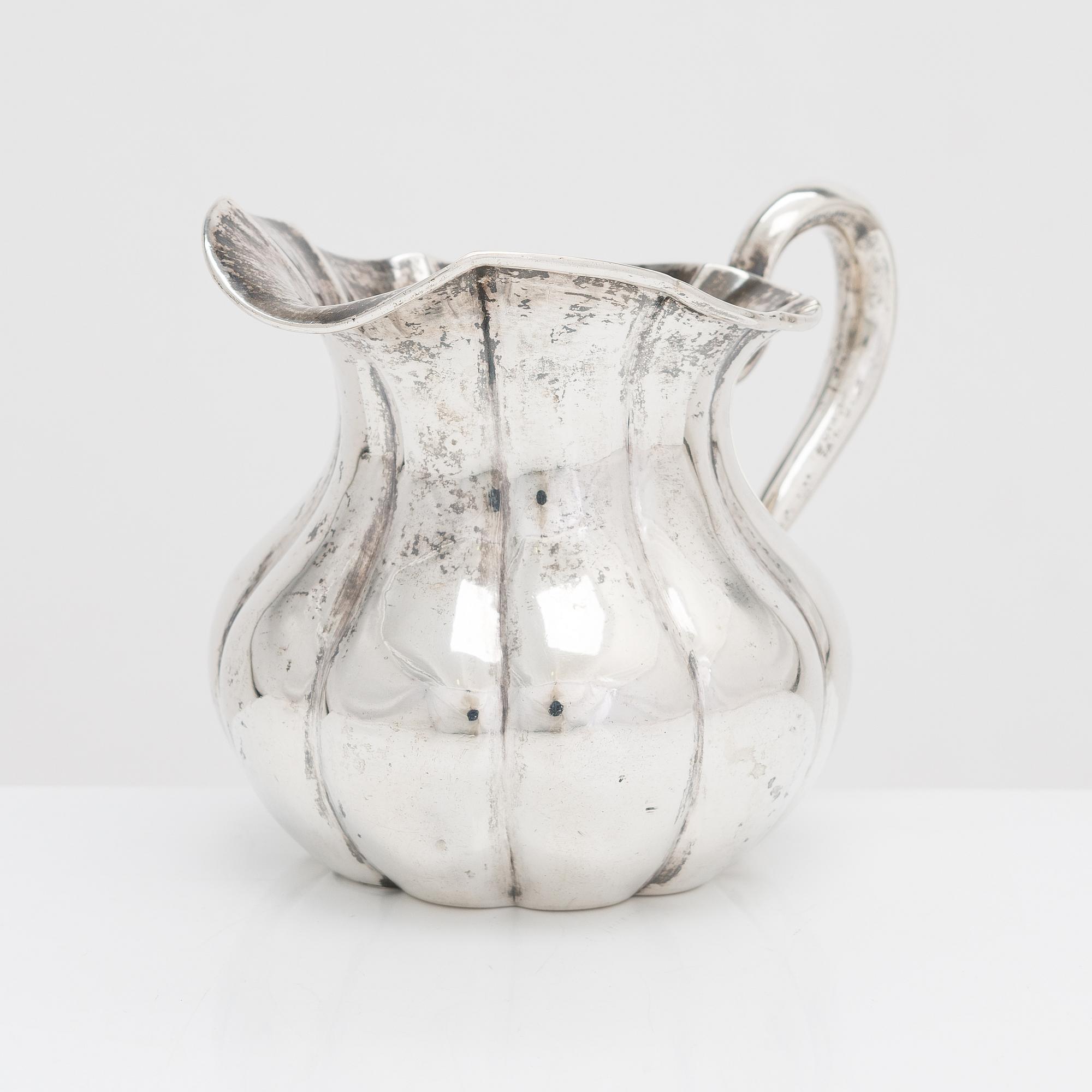 Johan Heinoin, mjölkkanna, silver, S:t Petersburg 1872.