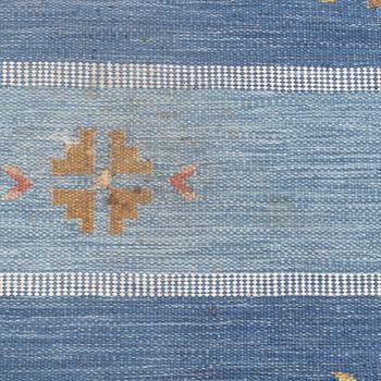 A flat weave carpet, Sweden, signed NN, ca 205 x 142 cm.