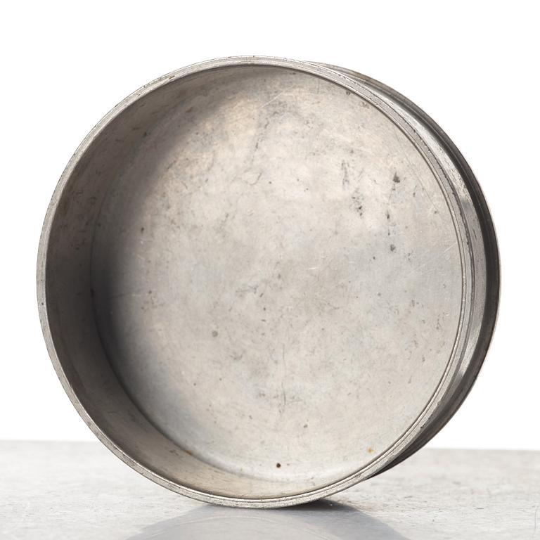 Firma Svenskt Tenn, Firma Svenskt Tenn, a pewter box, model 32b, Stockholm 1929, provenance Estrid Ericson.