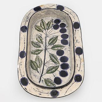 Birger Kaipiainen, a ceramic decorative plate, signed Kaipiainen.