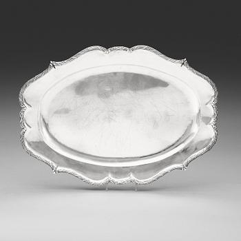 1033. A Swedish 18th century silver serving-dish, marks of Pehr Zethelius, Stockholm 1775.