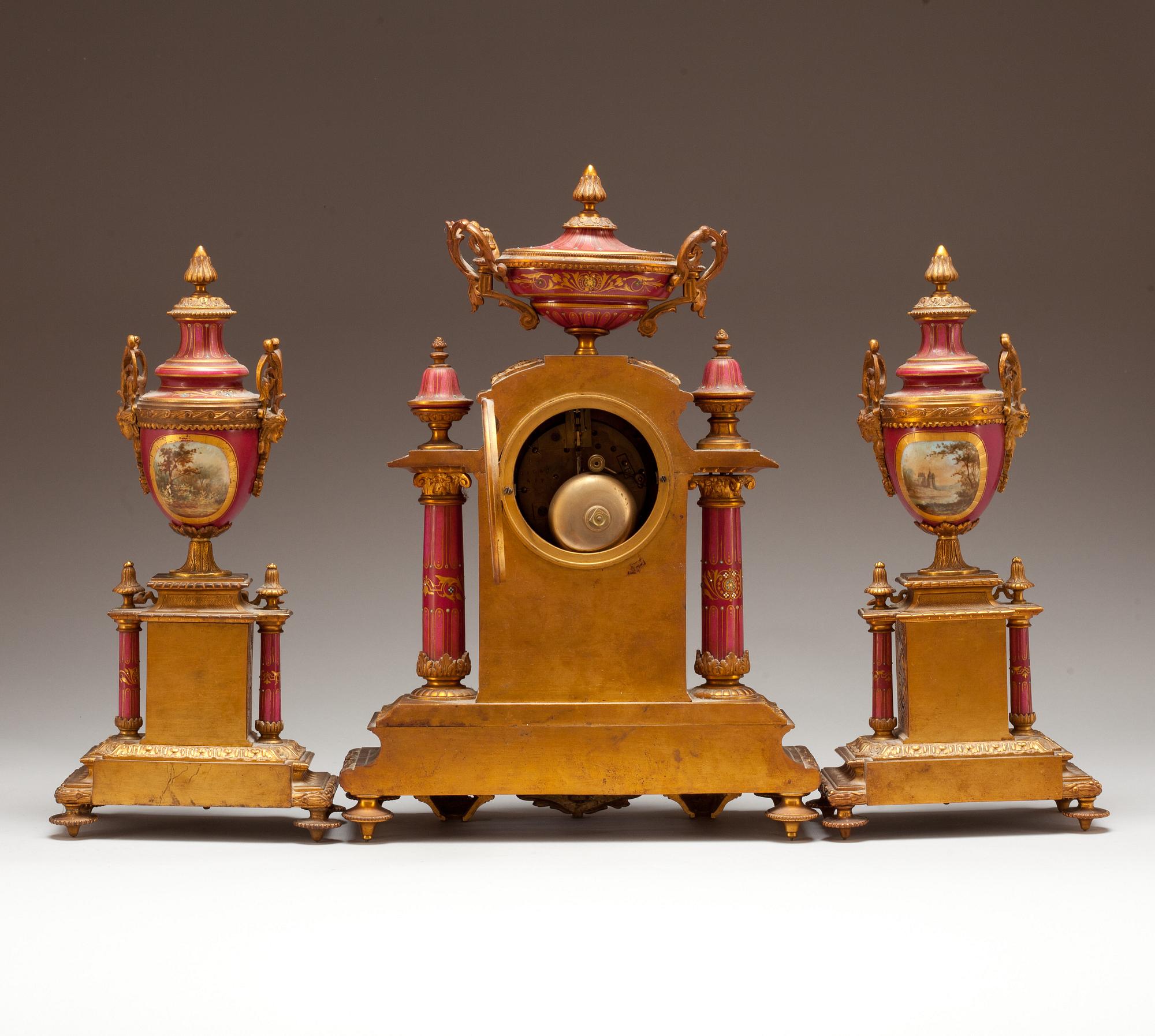 BORDSGARNITYR, 3 delar, Louis XVI-stil, omkring sekelskiftet 1800/1900.