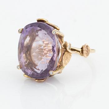 Ring 18K gold with an amethyst and round brilliant-cut diamonds, Mandelstam.