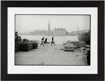 Carl Johan De Geer, fotografi signerat och numrerat 5/20 och daterad 2011 på ramens baksida.