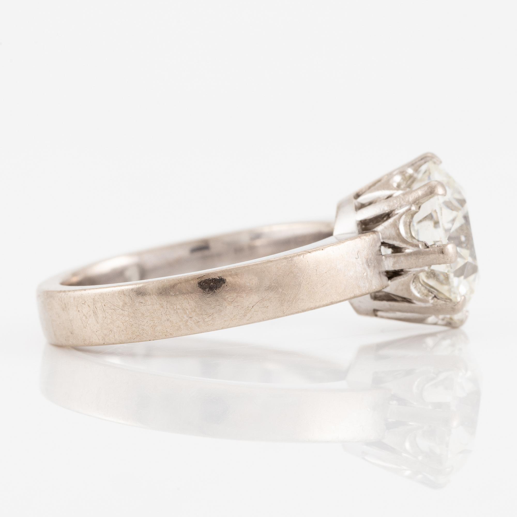 A ring in 18K white gold set with a round brilliant-cut diamond 3.62 ct H vs2.