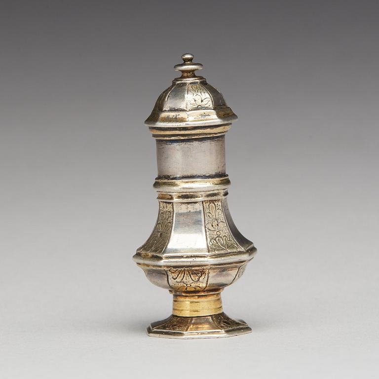 A Swedish late Baroque parcel-gilt silver snuff-box, mark possibly of Erik Löfman (Uppsala 1690-1718 (-1729)).